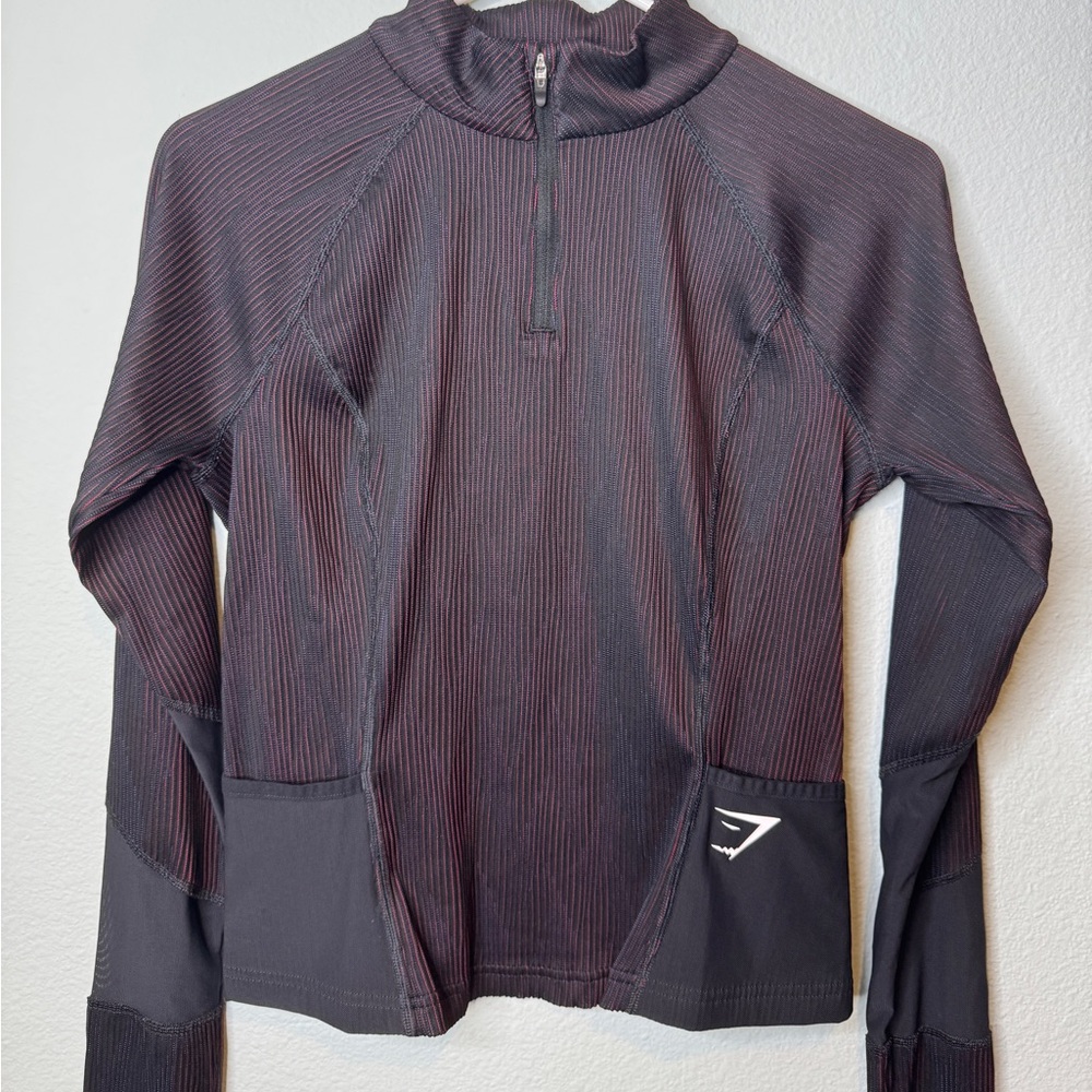 Gymshark Pullover - Black and Red